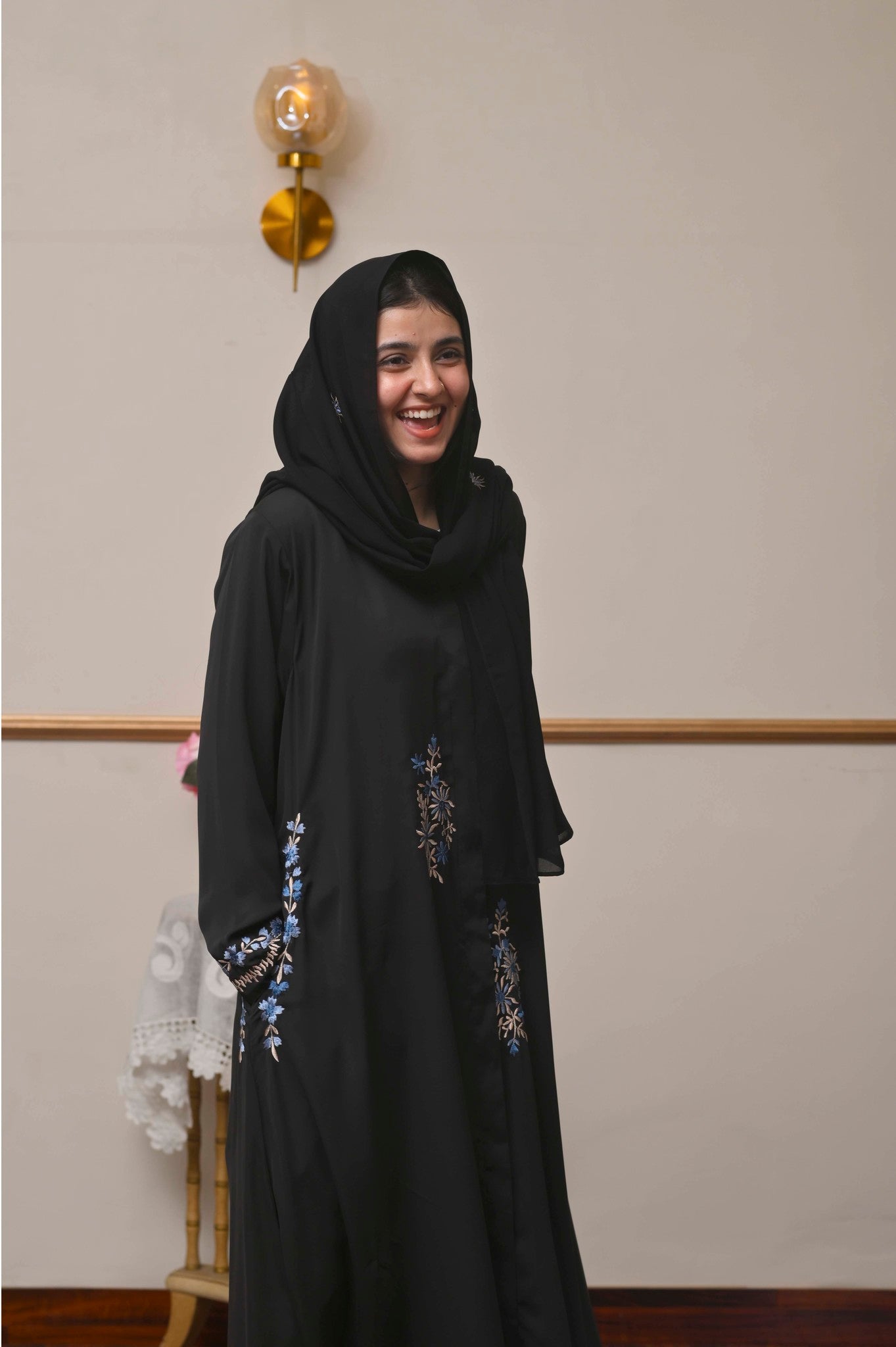 Black pocket abaya
